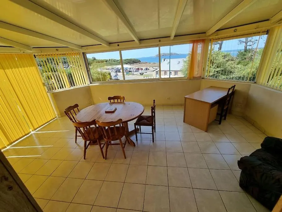 Holiday home Maison Vue Mer A 100 M De L'Eau Trelevern