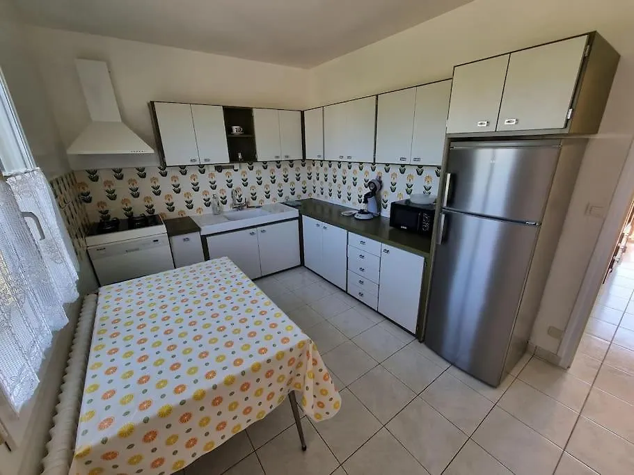 Holiday home Maison Vue Mer A 100 M De L'Eau Trelevern France