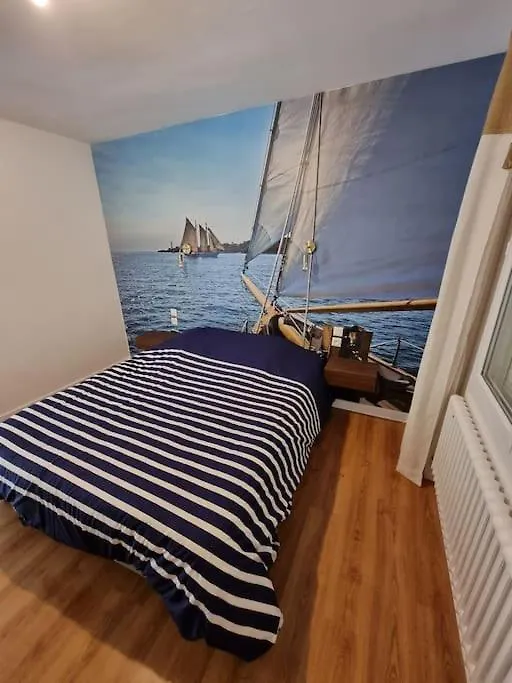 Holiday home Maison Vue Mer A 100 M De L'Eau Trelevern